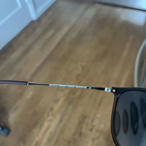 Tortoiseshell Brown Polarized "Erika" Ray Bans with Case - Picture 5 of 5